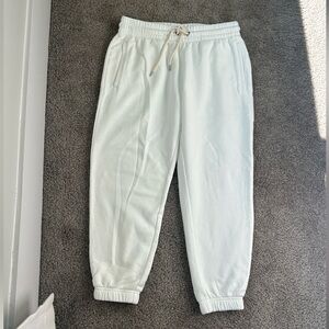 GAP Women’s Petite Cream Jogger Sweatpants Small NEW